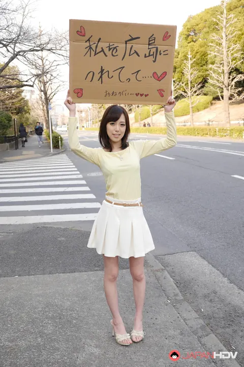 Shiori Yamate: Skinny Asian Brunette Sucks and Strokes Her Partner in a Car – photo 9 of 20