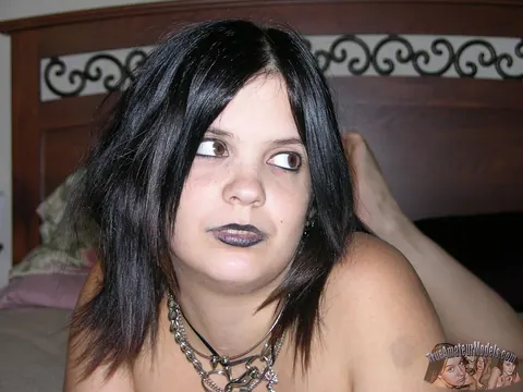 Trinity Michaels: BBW with Big Natural Tits Spreads Her Shaved Slit – photo 15 of 17