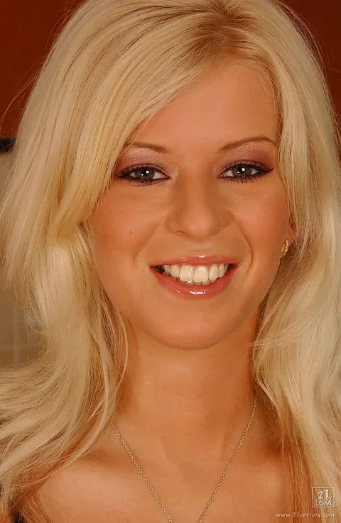 Susanne Brend: Hungarian Blonde MILF Strips Naked and Spreads Wide – photo 1 of 19