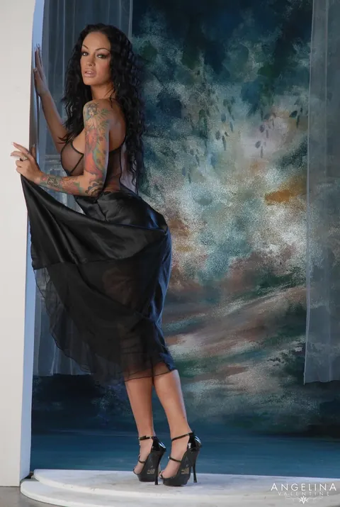 Angelina Valentine: Busty Latina MILF Strips Off Her Black Dress and Poses Nude – photo 6 of 15