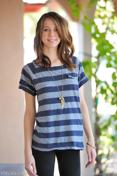 Allie Rose: Brunette Flashes Her Small Tits and Belly Piercing Outdoors – photo 2 of 20