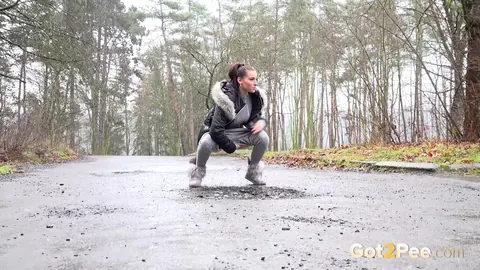 Viktoria Daniels: Czech Brunette Pisses in Winter Boots Outdoors – photo 2 of 15