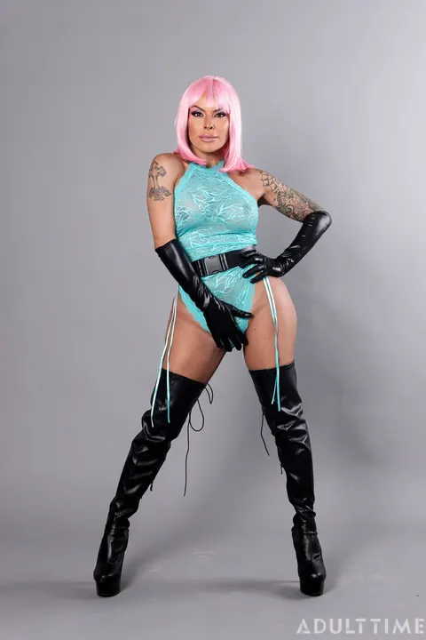 Trans Woman Strips Nude and Poses Her Body from All Angles – photo 1 of 21