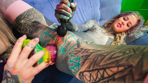 Anuskatzz: Tattooed Brunette Lesbians Lick Pussy and Share a Dildo – photo 15 of 15