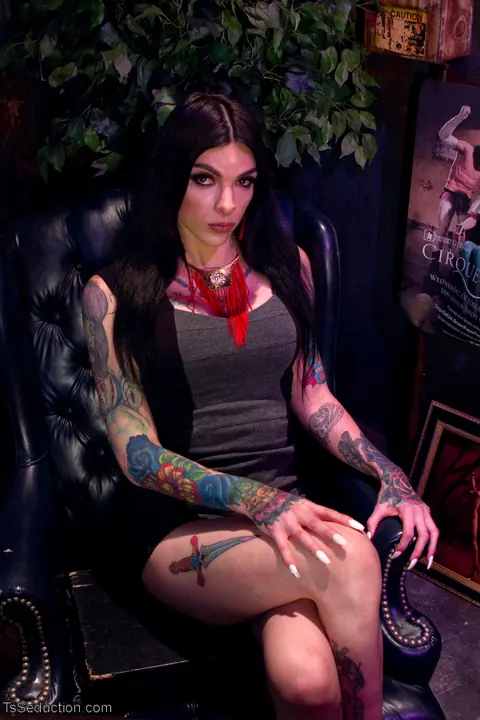 Trans Woman Poses Nude Beside Her Partner – photo 2 of 18