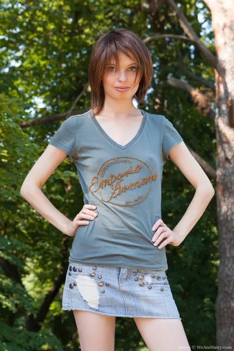Slim Brunette Outdoors Spreads Her Hairy Pussy – photo 1 of 21