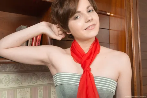 Short-Haired Amateur Pulls Her Panties Aside to Show Her Hairy Pussy – photo 2 of 16
