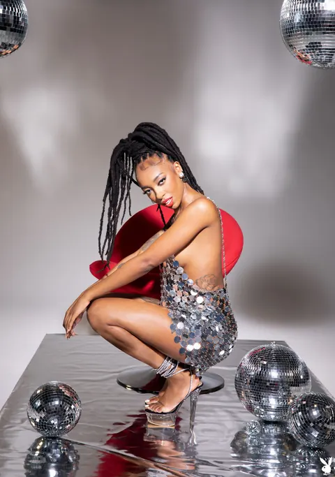 SaBrea Phenix: Busty Ebony Brunette Strips Off Her Dress and Spreads Her Ass in Heels – photo 4 of 20