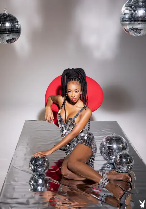 SaBrea Phenix: Busty Ebony Brunette Strips Off Her Dress and Spreads Her Ass in Heels – photo 2 of 20