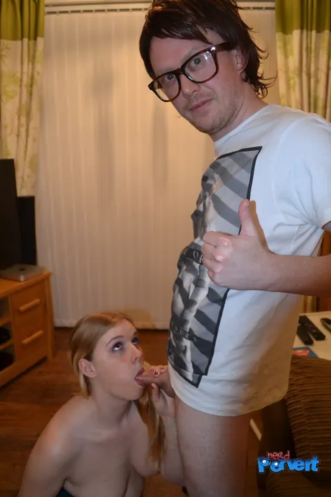 Mona Summers: Redhead with Big Tits and Glasses Gives a Blowjob – photo 16 of 20