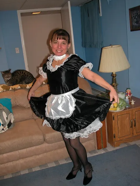 Slim Mature Maid Masturbates with a Dildo in Stockings – photo 1 of 21