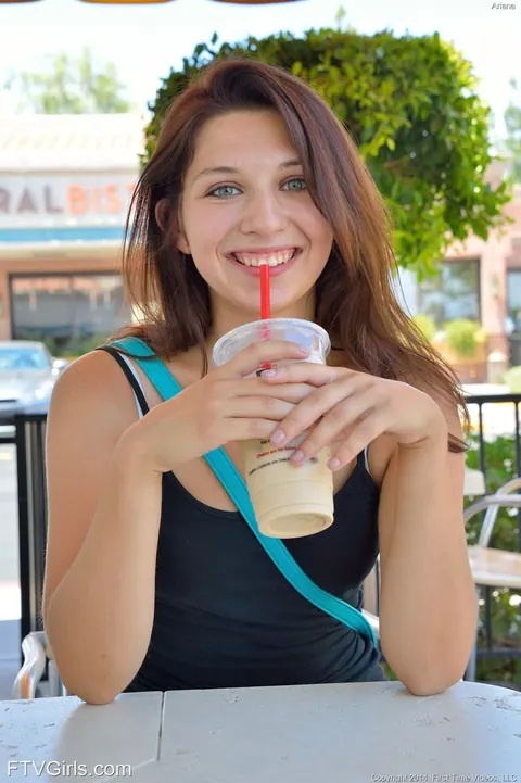 Ariana Grand: Brunette in Shorts Spreads Her Shaved Pussy on the Chair Outdoors – photo 3 of 20