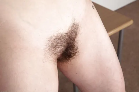 Emily Marshall: Thick Mature Brunette in Heels Spreads Her Hairy Pussy – photo 9 of 16
