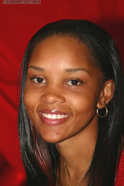 Ebony Babe Strips Out of Her Jeans to Socks and Spreads – photo 2 of 16