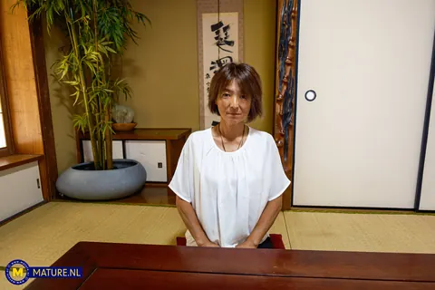Short-Haired Japanese MILF Undresses and Facesits – photo 2 of 20