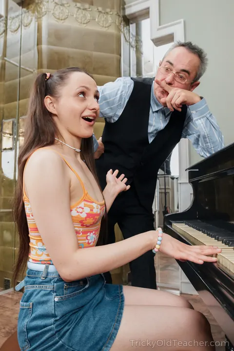 Thick Brunette Gets Fucked Missionary on the Piano – photo 8 of 21