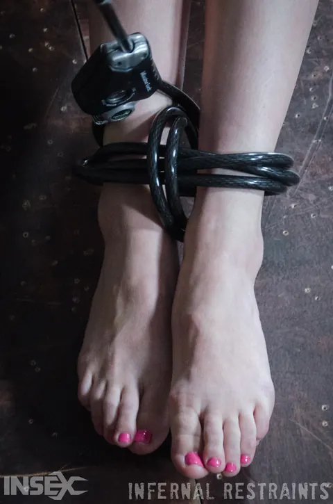 Ashley Lane: Skinny Redhead Gets Fucked in Bondage Restraints – photo 4 of 14
