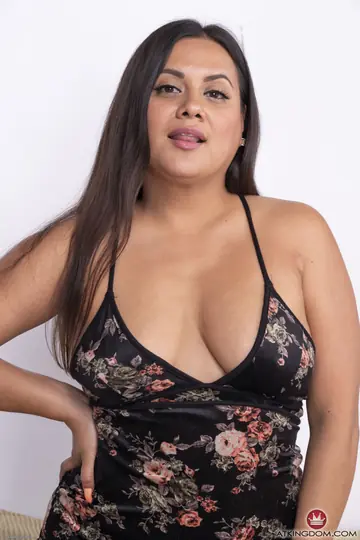 Selma Sins – Latina Spreads Her Cheeks to Show Hairy Holes