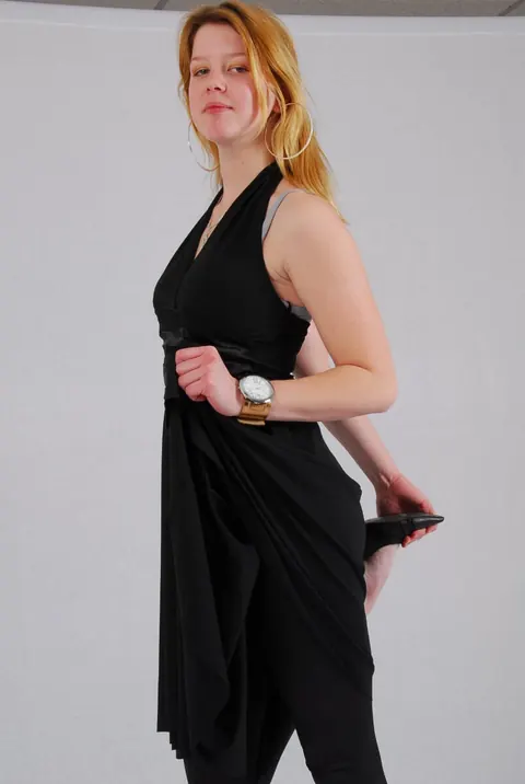 Redhead in High Heels Poses and Shows Off a Cuff Watch – photo 15 of 16