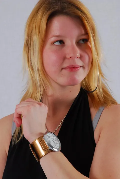 Redhead in High Heels Poses and Shows Off a Cuff Watch – photo 1 of 16