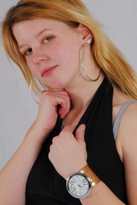 Redhead in High Heels Poses and Shows Off a Cuff Watch – photo 6 of 16