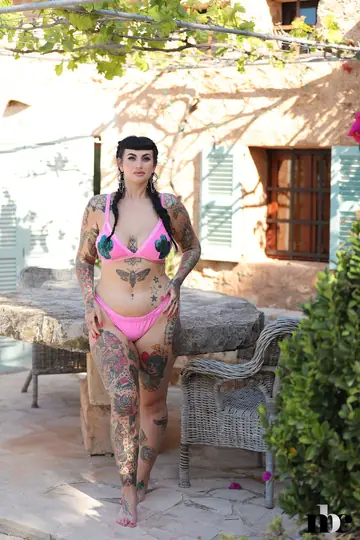 Chubby Tattooed Woman Strips Out of Her Bikini Outdoors