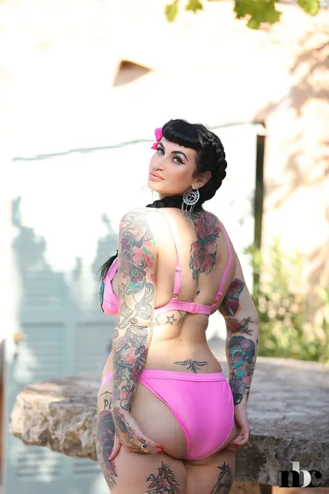 Chubby Tattooed Woman Strips Out of Her Bikini Outdoors – photo 4 of 21