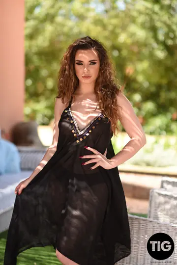 Valis Volkova – Tall Redhead MILF Strips Out of Her Dress Outside