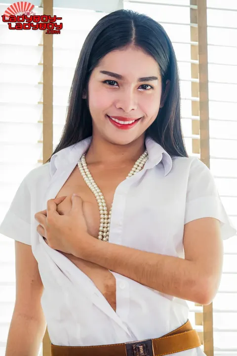 Asian Trans Woman Removes Her Panties and Poses Fully Nude – photo 2 of 16
