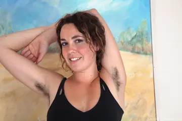 Lola Wilde – British Brunette Flaunts Hairy Armpits and Bush