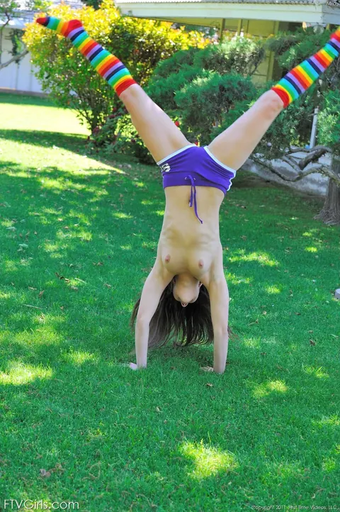 Brunette Spreads Her Labia Outdoors After Playing in Shorts – photo 7 of 20