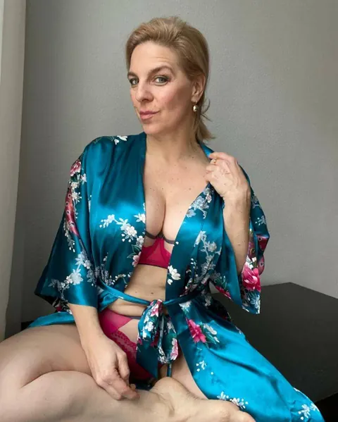 Curvy Blonde MILF Strips to Lingerie and Shows Her Big Tits – photo 7 of 20