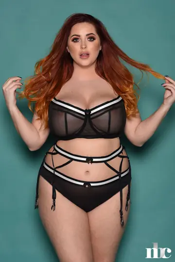 Lucy Collett – British Redhead BBW Flaunts Her Big Natural Tits in Lingerie