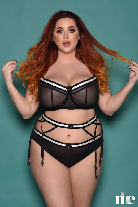 Lucy Collett: British Redhead BBW Flaunts Her Big Natural Tits in Lingerie – photo 1 of 21