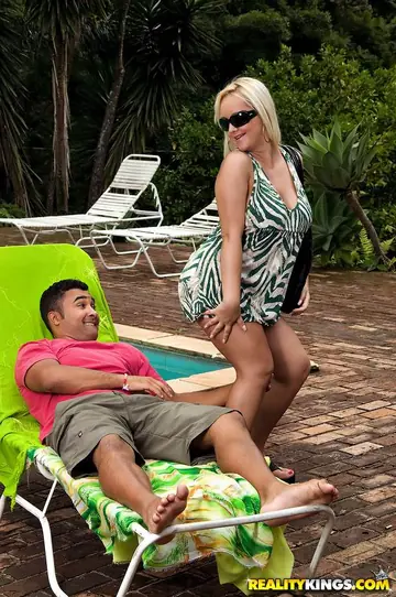 Cinthia Santos – Thick Blonde Latina Takes Anal Doggy Style and a Cumshot on Her Tits Outdoors