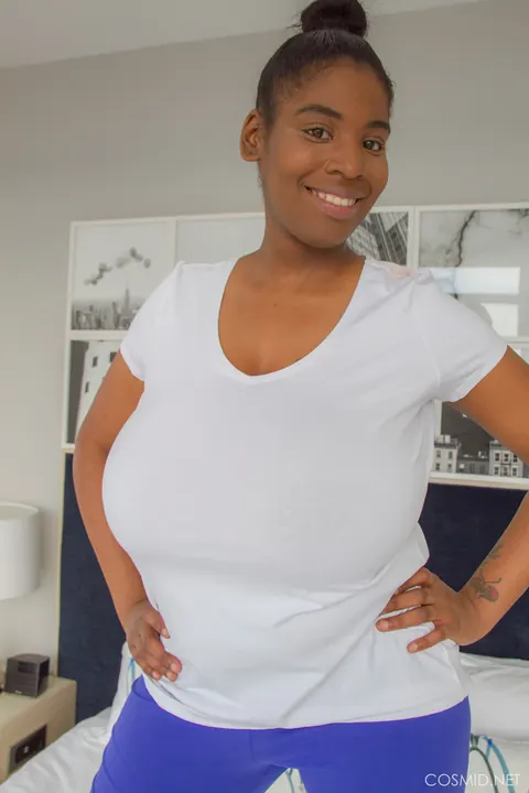 Ebony Woman Shows Her Big Tits in Panties – photo 4 of 16