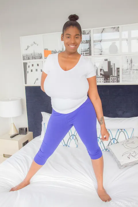 Ebony Woman Shows Her Big Tits in Panties – photo 5 of 16