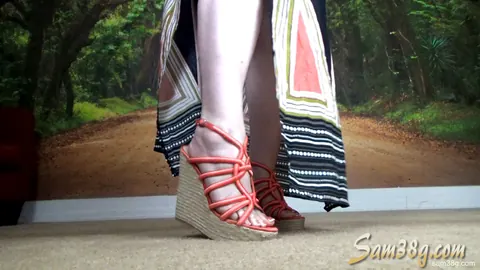 Samantha 38G: Curvy Blonde MILF Shows Off Her Big Tits in a Skirt and Heels – photo 4 of 16