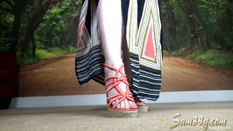 Samantha 38G: Curvy Blonde MILF Shows Off Her Big Tits in a Skirt and Heels – photo 3 of 16