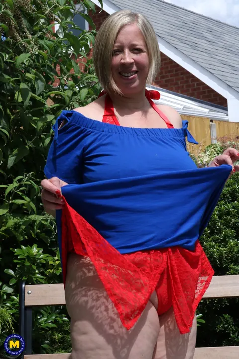 Shooting Star: Busty Blonde BBW with Short Hair Spreads Outdoors – photo 6 of 20