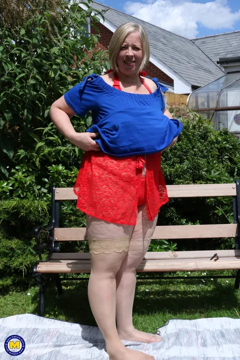 Shooting Star: Busty Blonde BBW with Short Hair Spreads Outdoors – photo 7 of 20