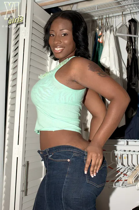 Danesha Marquel: Curvy Ebony Brunette with Big Natural Tits Undresses and Flaunts Her Body – photo 3 of 15