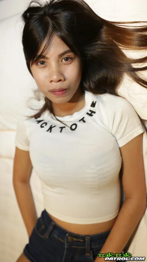 Slim Thai Woman with Big Natural Tits Shows Her Hairy Pussy – photo 5 of 21