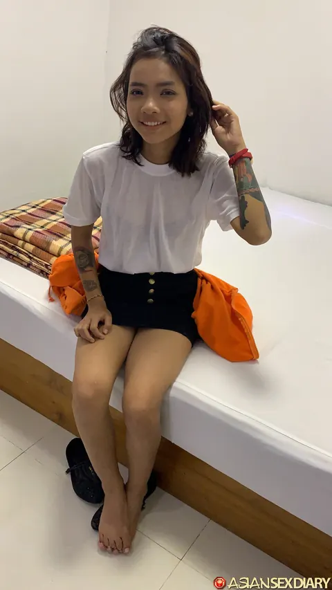 Petite Filipina Strips and Spreads Her Hairy Pussy – photo 4 of 20