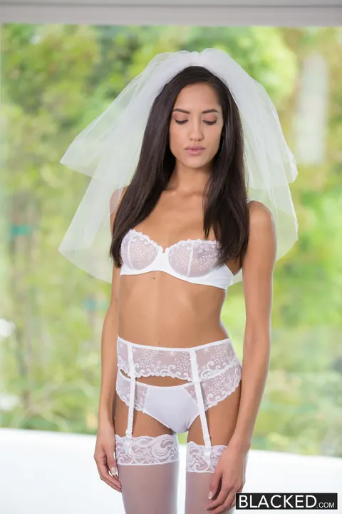 Chloe Amour: Slim Latina Bride in Lingerie Takes BBC and Gets a Cumshot – photo 1 of 20