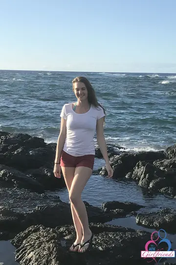 Ashley Lane – Blonde Amateur Gets Fucked on the Beach in a Bikini and Takes a Facial