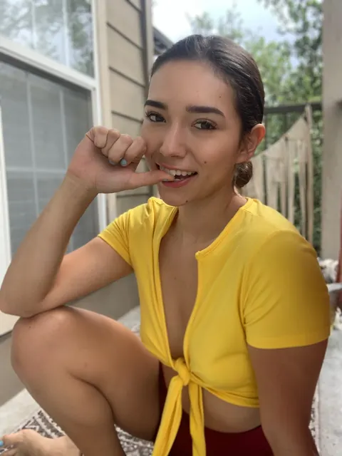 Samly Puff: Slim Asian Amateur in Cosplay Shorts Poses for the Camera – photo 10 of 13