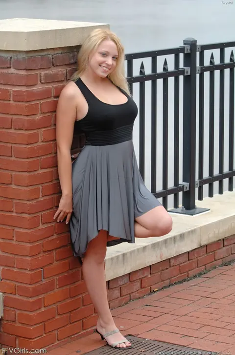 Jeannine Hansen: Blonde Shows Her Big Tits and Strips Off Her Bikini in Public – photo 13 of 20