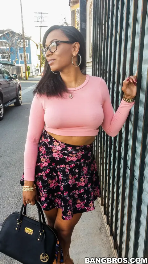 Porsha Carrera: Thick Latina in Glasses Takes BBC Outdoors for a Facial – photo 4 of 21