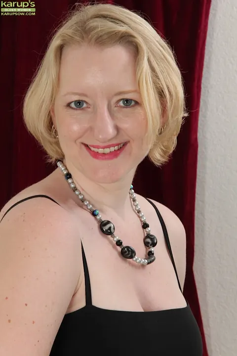 Anya Volcov: Thick Blonde MILF in Stockings Fingers Her Hairy Pussy Wide – photo 2 of 16